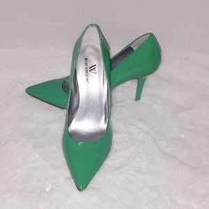Green Worthington heels size 6M